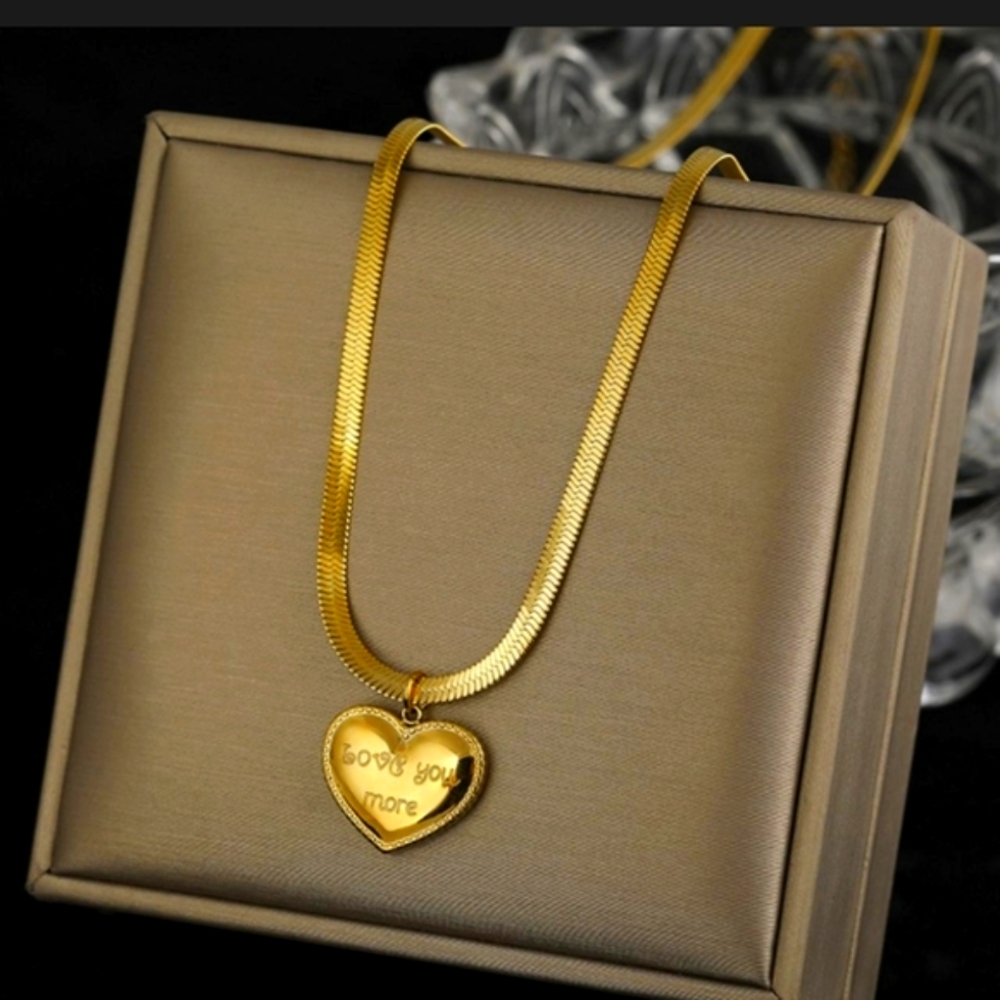 Gold Heart Pendant Necklace